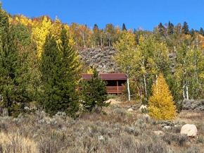 Whistle Pig Retreat at 22 West Cabins and Recreation